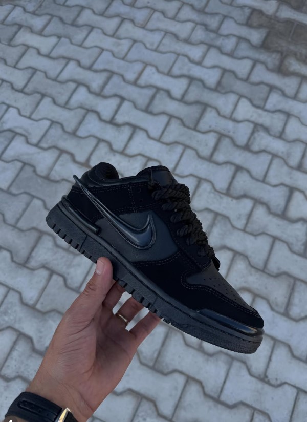 Dunk Low Triple Black